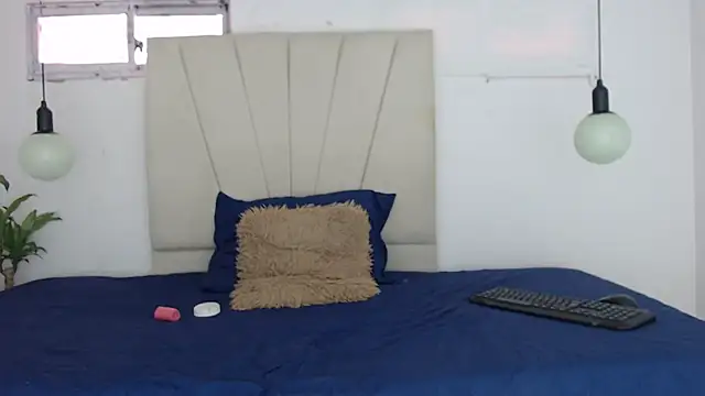 Snapshot of Ashley_Ebony__ chatting on 04/08/26, 12:27 Ashley Ebony online show from 04/08/26, 12:27