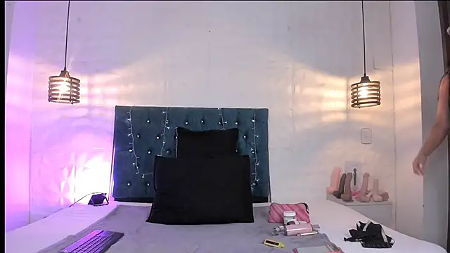 Snapshot of samantha_foxyy chatting on 06/18/26, 11:36 samantha foxyy online show from 06/18/26, 11:36