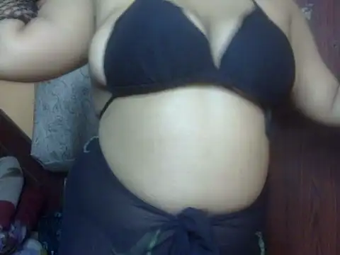 Snapshot of Samaira_Juicy143 chatting on 03/17/26, 08:45 Samaira Juicy143 online show from 03/17/26, 08:45