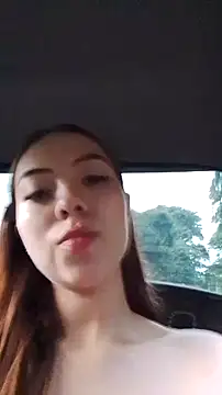 lizzyrossie online show from 06/18/26, 10:47