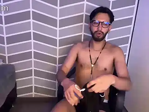 thomass1018 online show from 02/11/26, 04:01