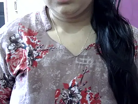Cute Aliyaa online show from 04/04/26, 08:01