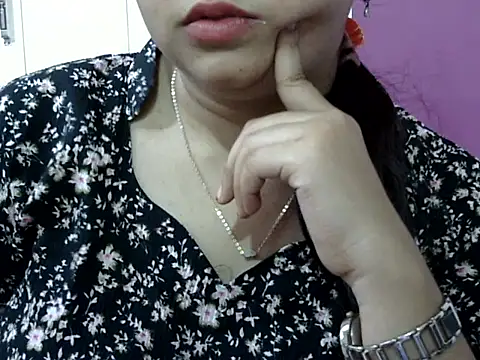 Cute Aliyaa online show from 04/25/26, 01:41