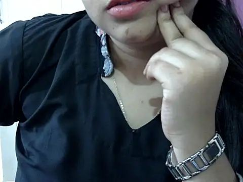 Cute Aliyaa online show from 04/26/26, 11:52
