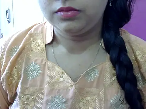 Cute Aliyaa online show from 05/01/26, 10:42