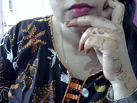 Cute Aliyaa online show from 05/15/26, 10:33