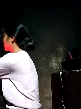 Hoa-tuylip online show from 02/14/26, 10:50