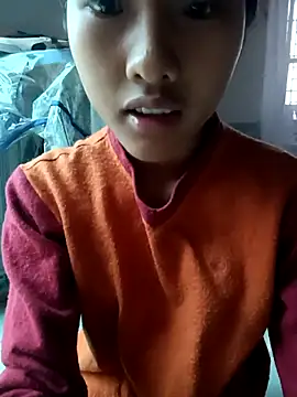 Hoa-tuylip online show from 04/25/26, 12:02