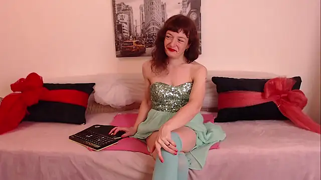 Snapshot of SabrinaBrows chatting on 07/06/26, 03:03 SabrinaBrows online show from 07/06/26, 03:03