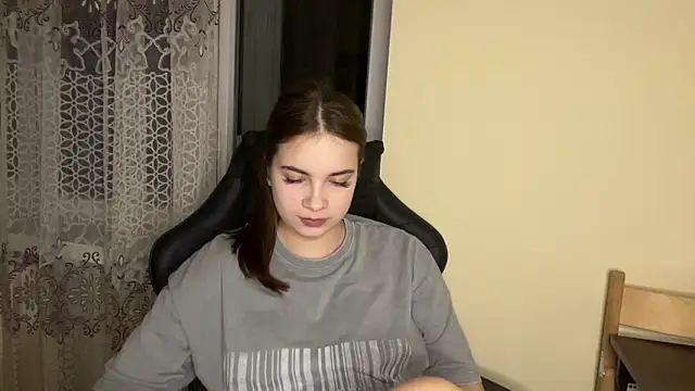 Snapshot of SoftIris_ chatting on 02/09/26, 05:28 SoftIris online show from 02/09/26, 05:28