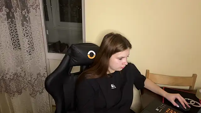 Snapshot of SoftIris_ chatting on 03/08/26, 06:34 SoftIris online show from 03/08/26, 06:34