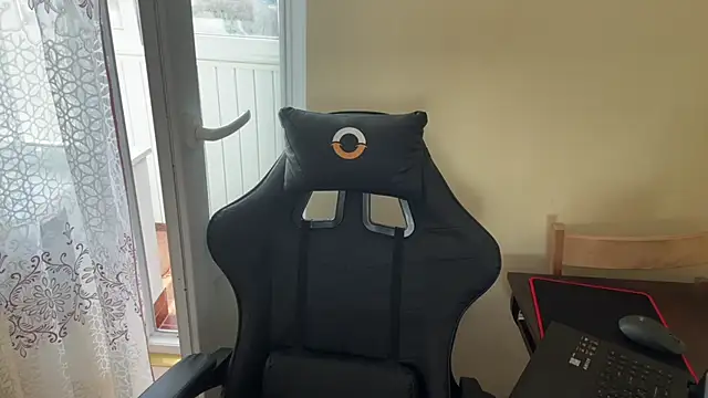 Snapshot of SoftIris_ chatting on 03/11/26, 11:49 SoftIris online show from 03/11/26, 11:49