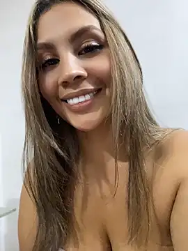 DulceRodriguez1 online show from 06/19/26, 12:59
