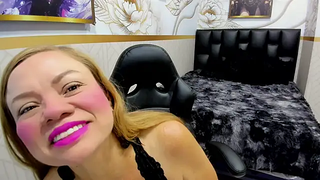 alicee  mature online show from 05/05/26, 07:33
