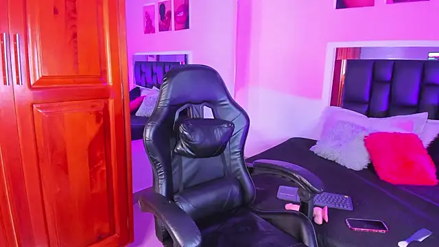 Snapshot of Isabella_Moon9 chatting on 03/09/26, 02:10 Isabella Moon9 online show from 03/09/26, 02:10