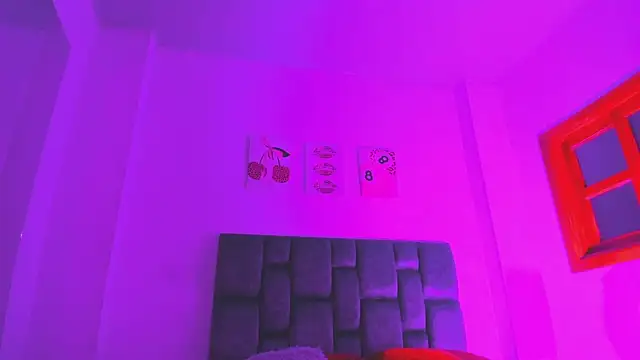 Snapshot of Isabella_Moon9 chatting on 05/30/26, 11:40 Isabella Moon9 online show from 05/30/26, 11:40