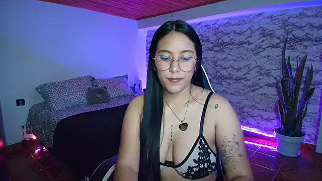 Camila IRoose online show from 06/19/26, 11:30