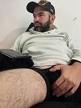 Snapshot of hairyandbigmann chatting on 02/10/26, 02:21 hairyandbigmann online show from 02/10/26, 02:21