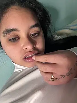 Snapshot of Aloyenita chatting on 03/28/26, 10:53 Aloyenita online show from 03/28/26, 10:53