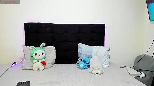 Snapshot of Vinaaly_ chatting on 03/11/26, 07:31 Vinaaly online show from 03/11/26, 07:31