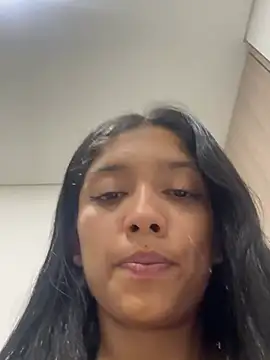 Snapshot of Vinaaly_ chatting on 07/10/26, 12:48 Vinaaly online show from 07/10/26, 12:48