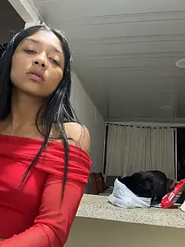 Snapshot of Vinaaly_ chatting on 07/28/26, 12:29 Vinaaly online show from 07/28/26, 12:29