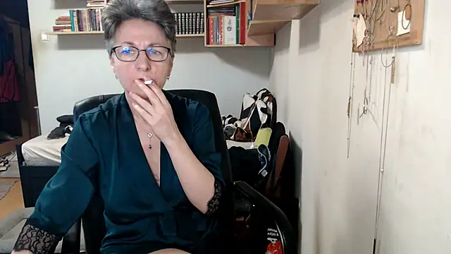 katemodel online show from 10/24/25, 06:43