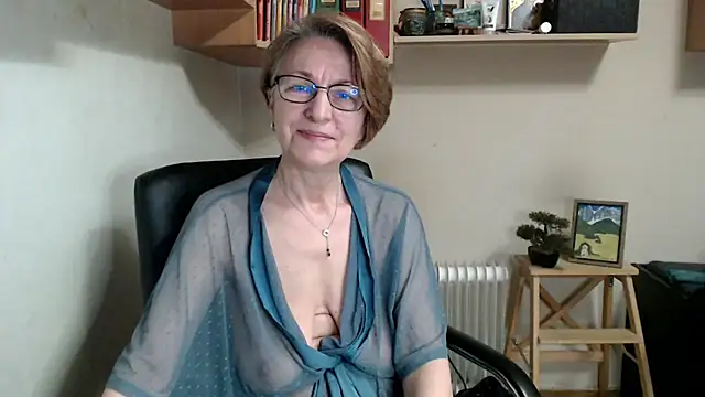 katemodel online show from 04/26/26, 06:44