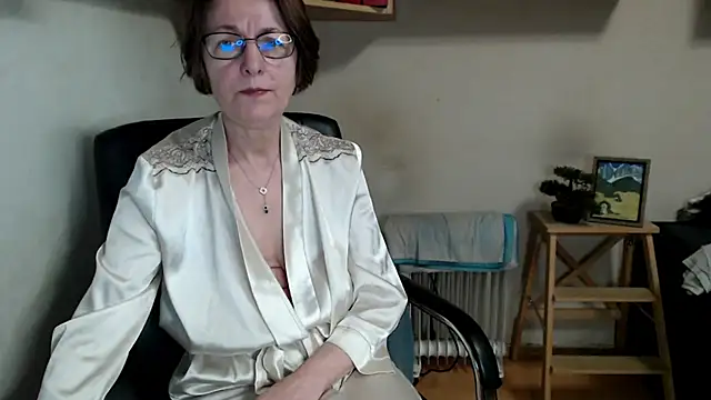 katemodel online show from 05/16/26, 06:32