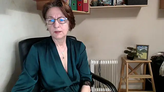 katemodel online show from 05/17/26, 07:06