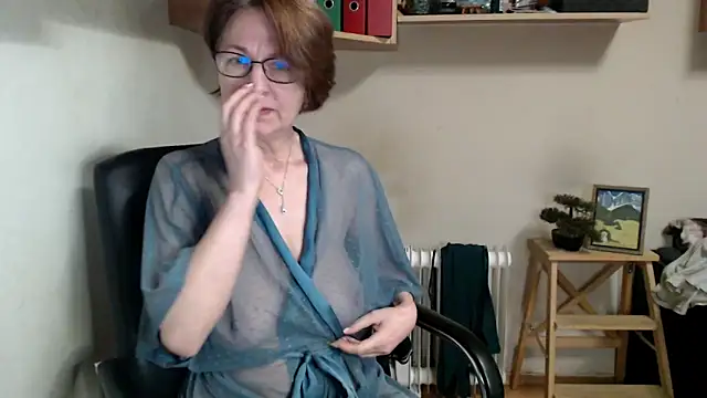 katemodel online show from 05/18/26, 07:47