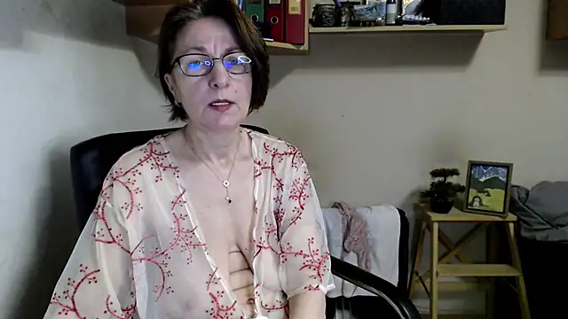 Snapshot of katemodel chatting on 06/26/26, 05:23 katemodel online show from 06/26/26, 05:23