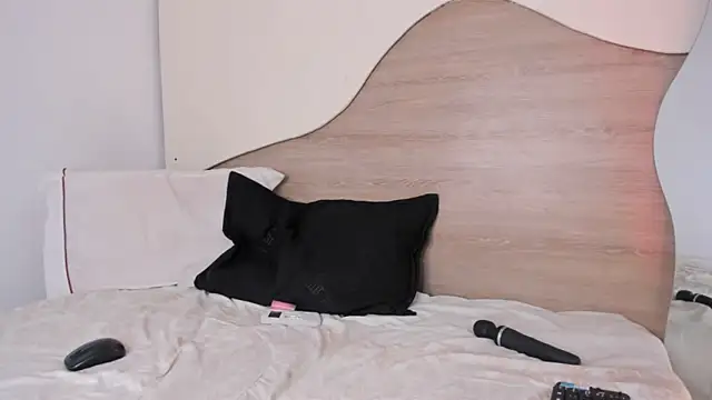 Snapshot of Zoe_dream_ chatting on 02/13/26, 09:22 Zoe dream online show from 02/13/26, 09:22