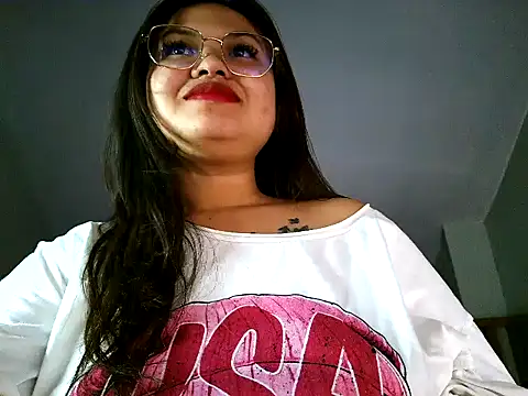 Chillntalkmami online show from 04/26/26, 07:06