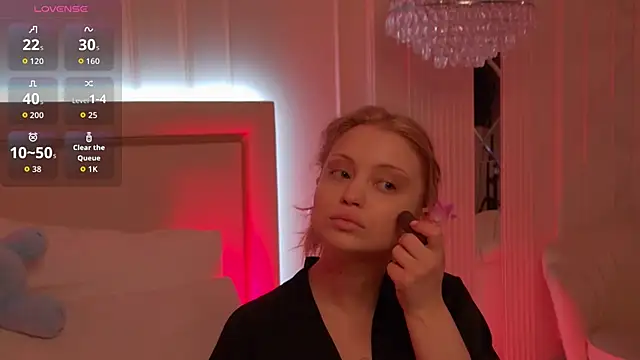 Snapshot of MollyHilton chatting on 03/11/26, 06:14 MollyHilton online show from 03/11/26, 06:14