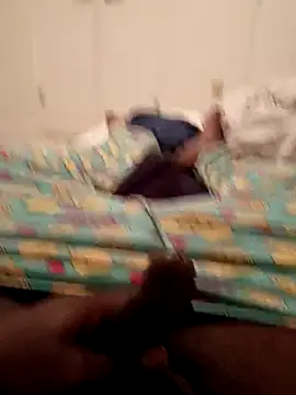 Snapshot of Droski21 chatting on 03/04/26, 08:31 Droski21 online show from 03/04/26, 08:31