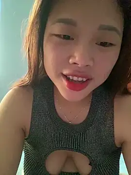 Snapshot of Emxinhka1 chatting on 04/21/26, 03:35 Emxinhka1 online show from 04/21/26, 03:35
