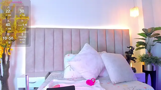 Snapshot of PixzyMartinez chatting on 02/02/26, 01:21 PixzyMartinez online show from 02/02/26, 01:21