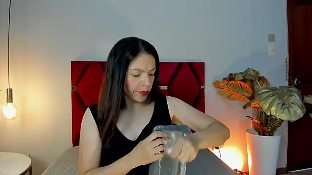 AnnaBroooks online show from 06/27/26, 06:02