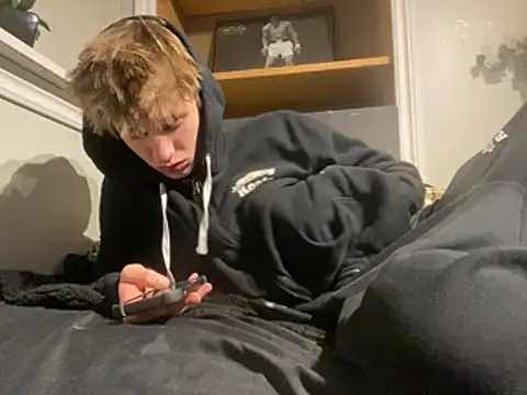 yourwhiteboy1 online show from 03/07/26, 03:36