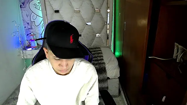 Black diamondd  online show from 04/14/26, 03:18