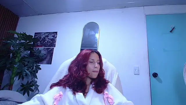 Snapshot of saphire_ chatting on 02/12/26, 10:21 saphire online show from 02/12/26, 10:21