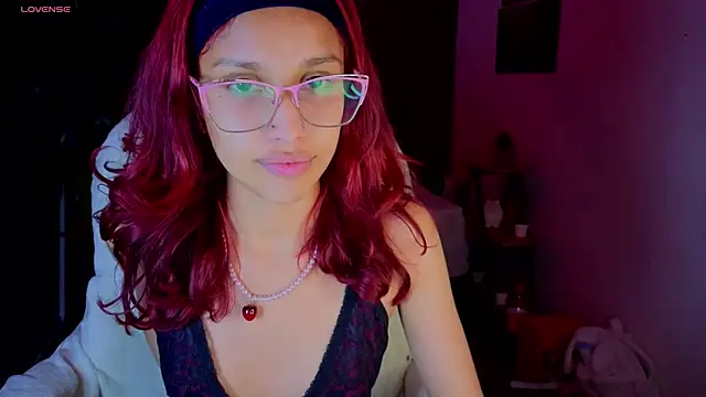 Snapshot of saphire_ chatting on 03/07/26, 04:53 saphire online show from 03/07/26, 04:53