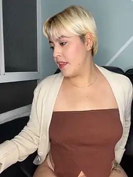 Snapshot of Dakota_Bailey chatting on 02/14/26, 05:15 Dakota Bailey online show from 02/14/26, 05:15