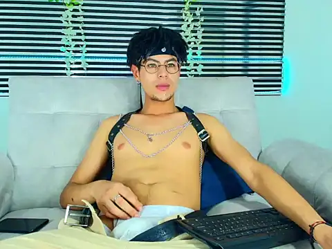 Snapshot of ThiiagoSaeenz chatting on 04/01/26, 04:35 ThiiagoSaeenz online show from 04/01/26, 04:35