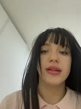 MiaTee online show from 05/10/26, 01:33