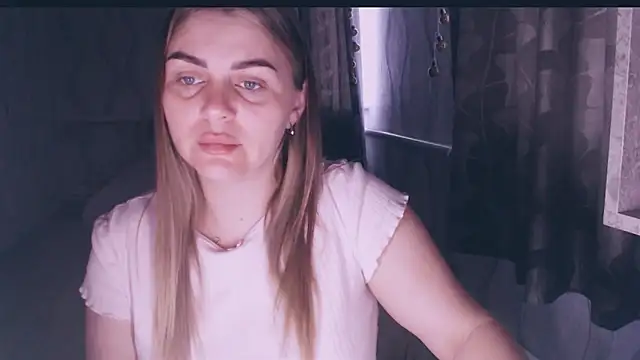 Snapshot of MagicKatarina_ chatting on 03/15/26, 04:18 MagicKatarina online show from 03/15/26, 04:18