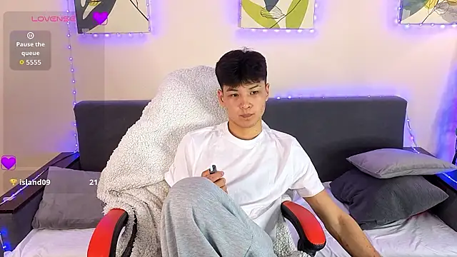 Snapshot of XanneLL chatting on 03/05/26, 07:21 XanneLL online show from 03/05/26, 07:21