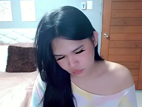 Snapshot of alianabrooks chatting on 05/10/26, 10:37 alianabrooks online show from 05/10/26, 10:37