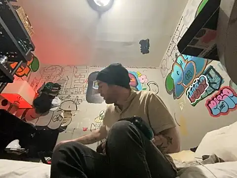 Snapshot of gothboiplzty chatting on 02/18/26, 01:45 gothboiplzty online show from 02/18/26, 01:45